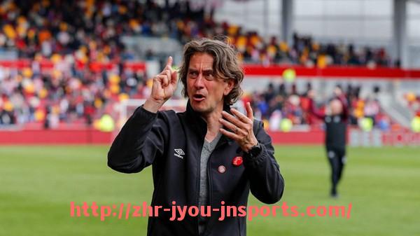 jiuyou九游娱乐-CBA球员王哲林踢足球视频真假辨析